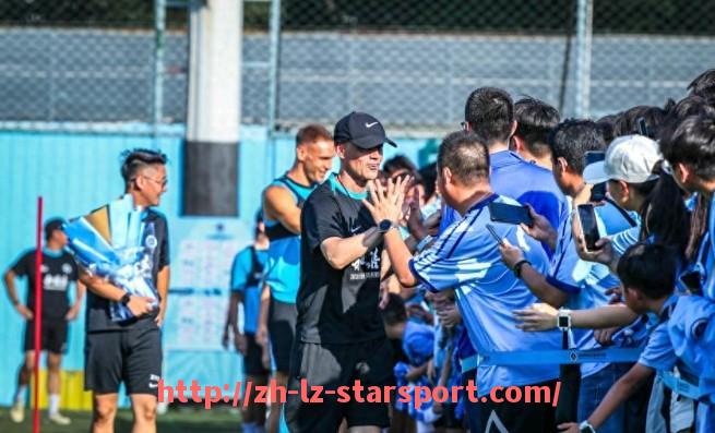 星空体育app-世俱杯比赛用球性能指标解读：传球精准度、弹跳力与旋转稳定性